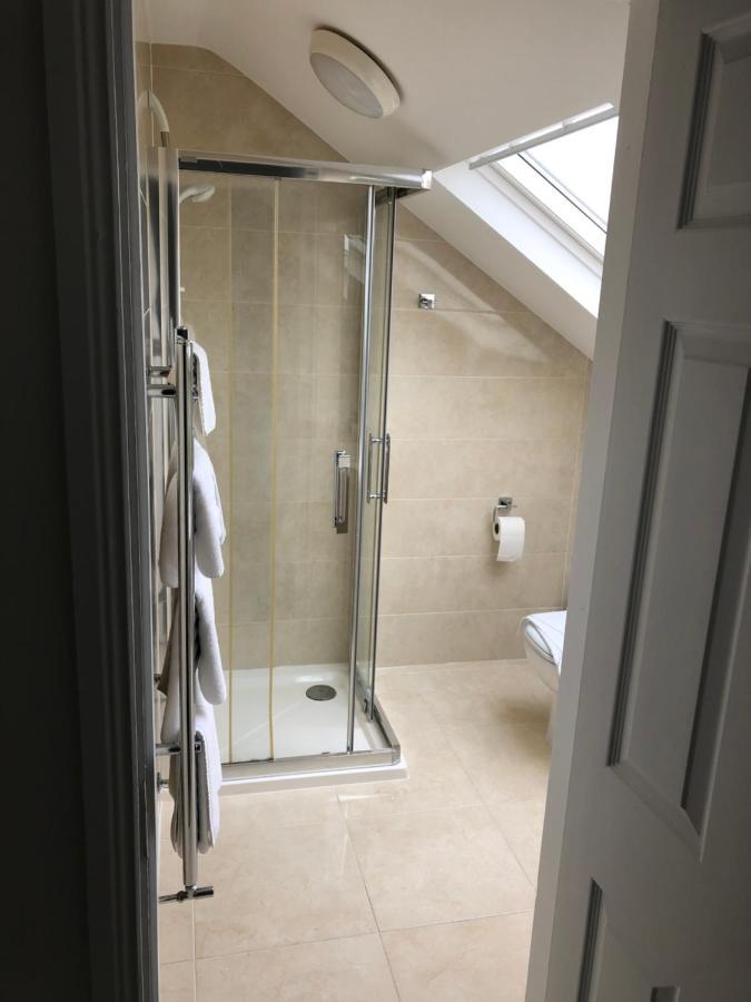 Petra House B&B Голуей Екстериор снимка
