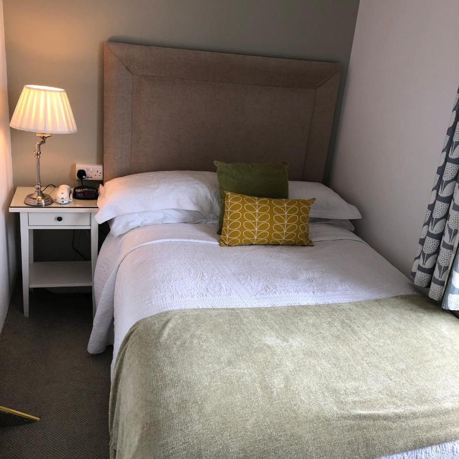 Petra House B&B Голуей Екстериор снимка