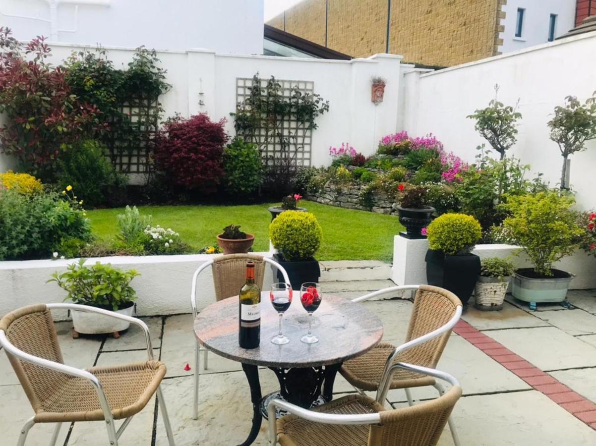 Petra House B&B Голуей Екстериор снимка
