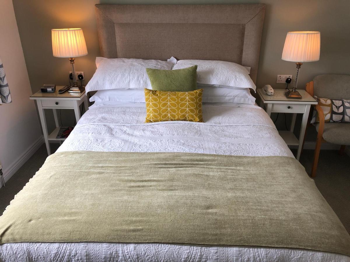Petra House B&B Голуей Екстериор снимка