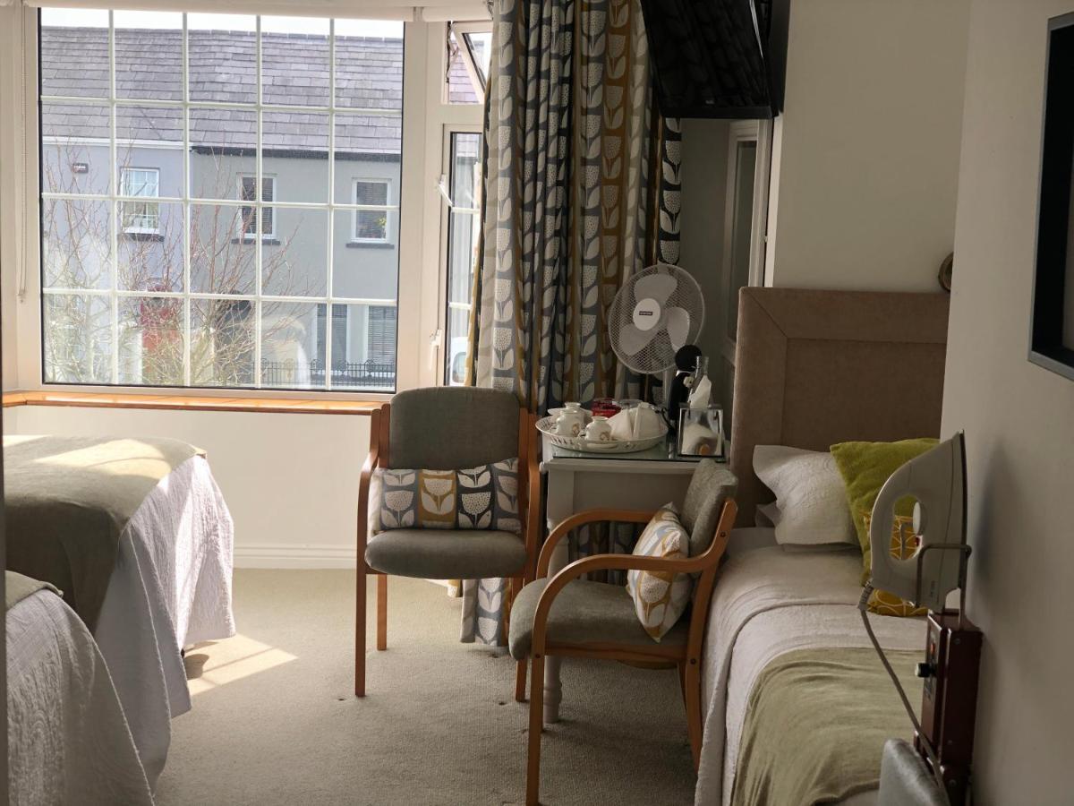 Petra House B&B Голуей Екстериор снимка