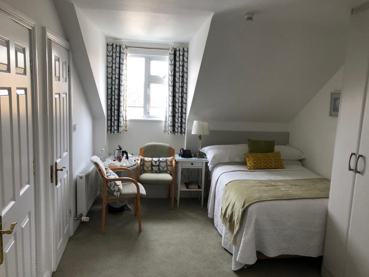 Petra House B&B Голуей Екстериор снимка