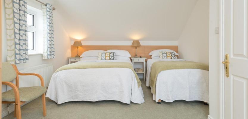 Petra House B&B Голуей Екстериор снимка